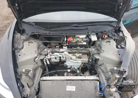 2018 Tesla Model 3 Long Range/Mid Range из США, поврежденный, VIN 5YJ3E1EA9JF046421